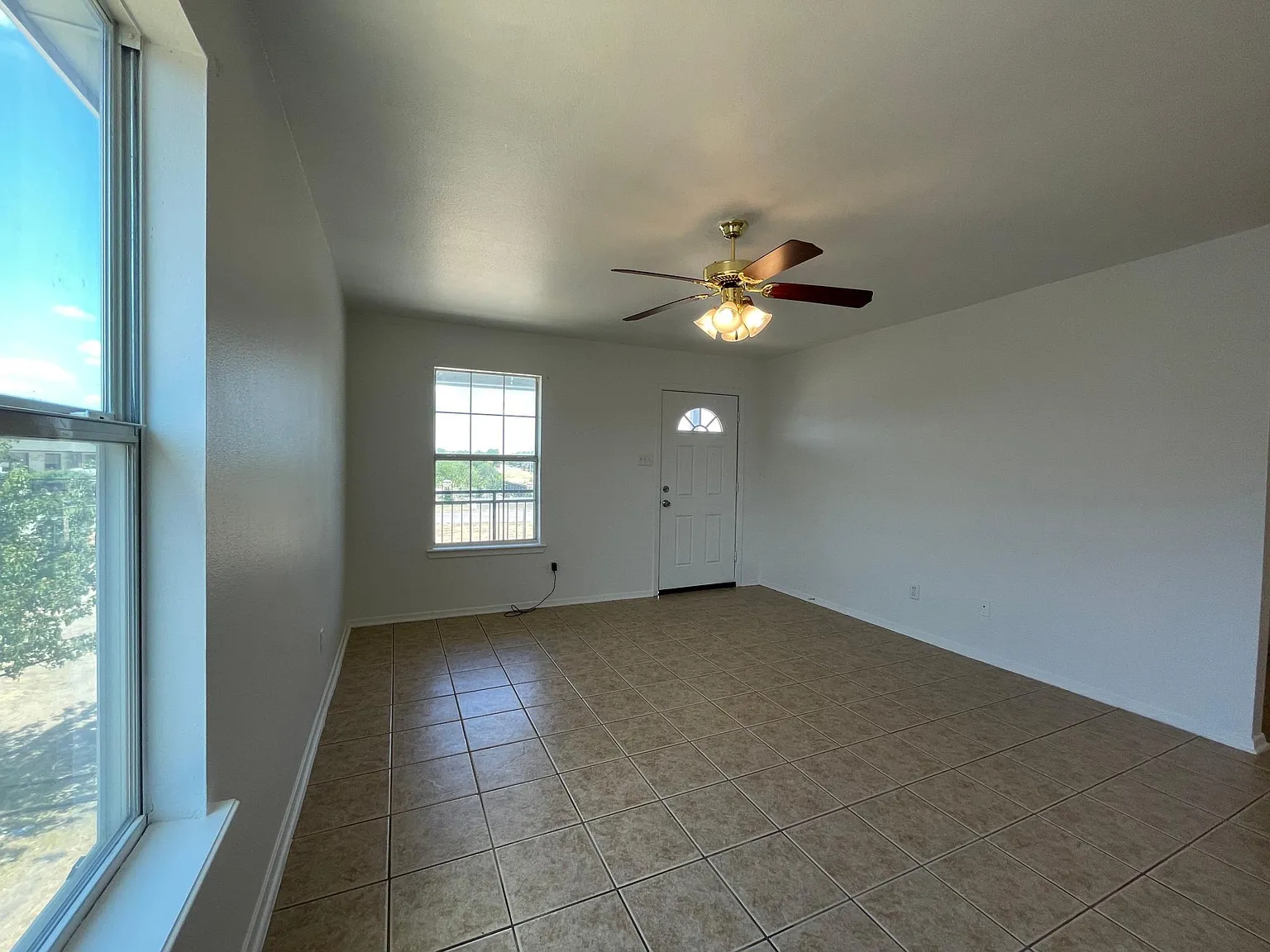 520 Ingram St — Photo 4
