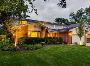 830 Warwick Rd, Deerfield, IL 60015