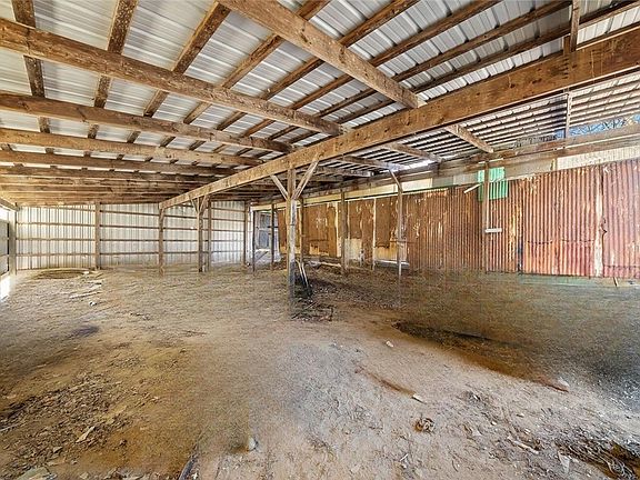 4th image of 587 Brownsdale Rd