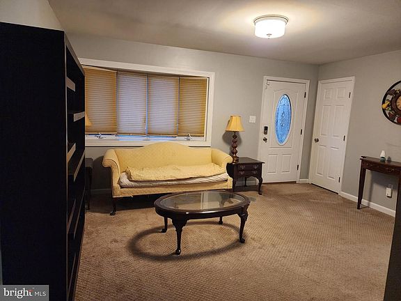 4th image of 5481 Morris Ave
