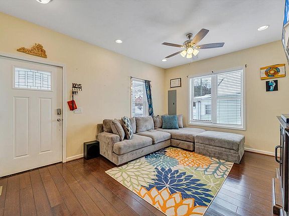 4th image of 4711 Surrey Ave NW