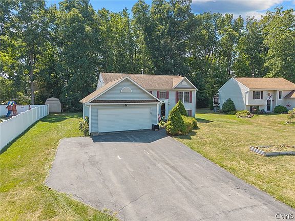 2nd image of 5381 Carrick Cir