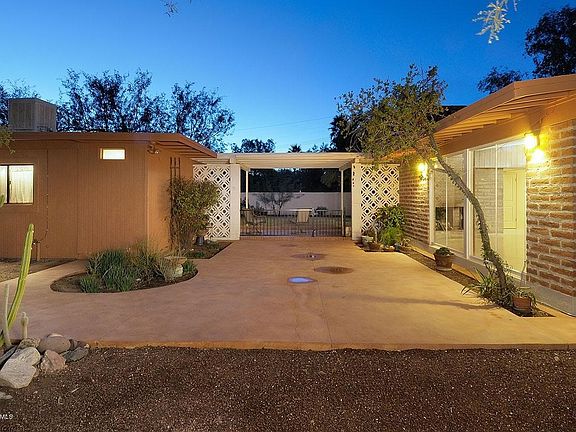 2nd image of 1025 W San Miguel Cir