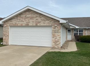 1622 Golden Oak Dr, Crown Point, IN 46307