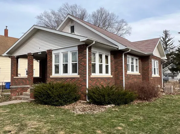 513 3rd Ave, Charles City, IA 50616