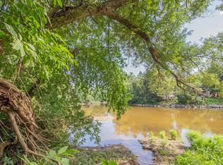521 W Montclaire Ave, Glendale, WI 53217