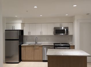 55 8th Ave E #318, New Westminster, BC V3L4J4