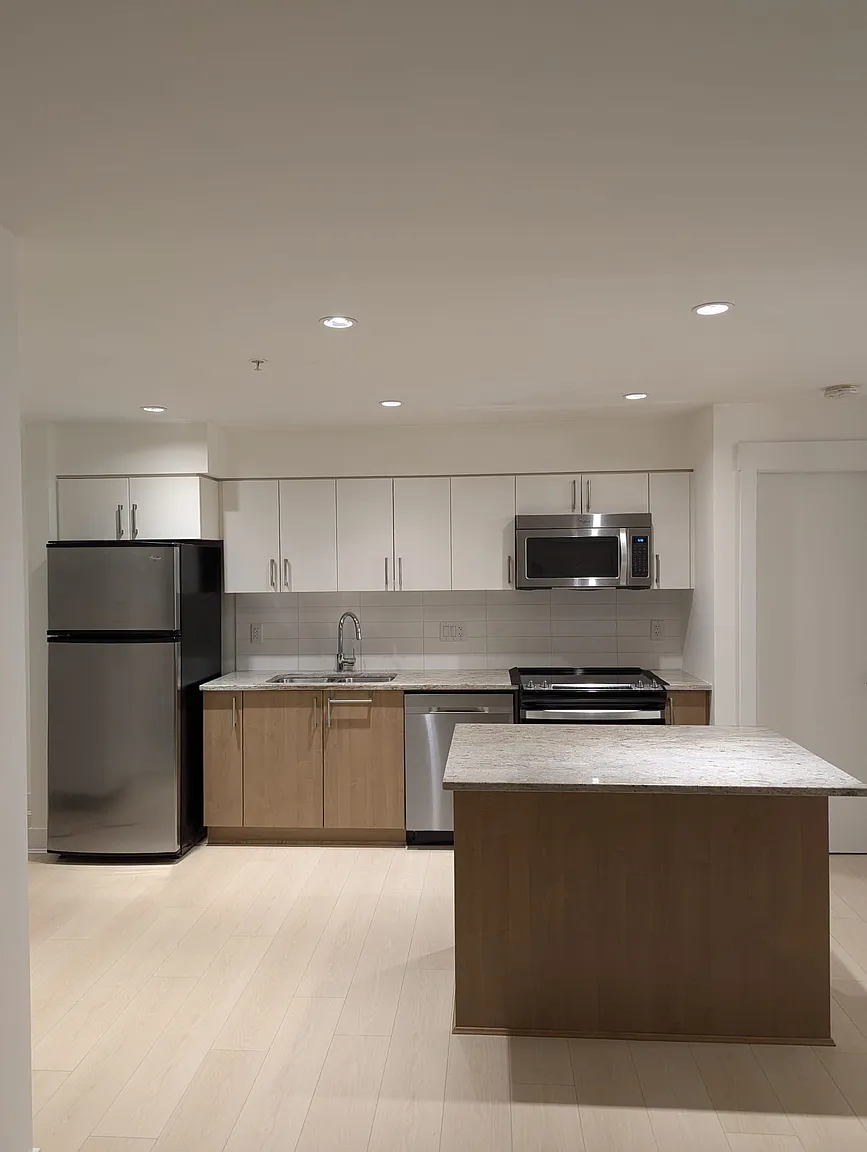 55 8th Ave E #318 photo 1