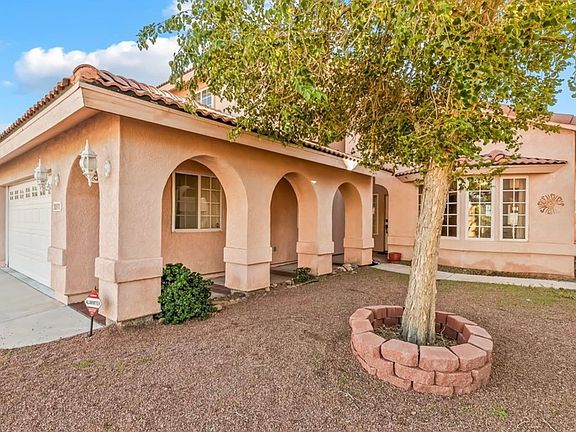 3rd image of 2092 E Desert Lakes Dr