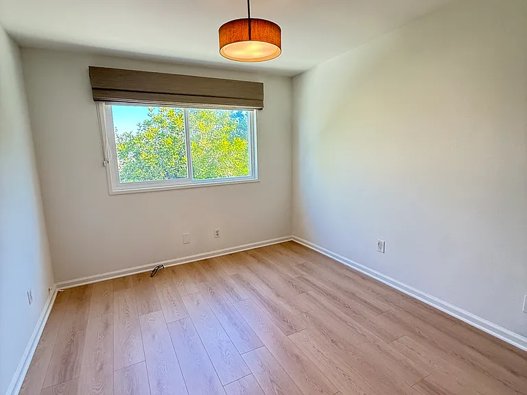 4846 McConnell Ave — Photo 10