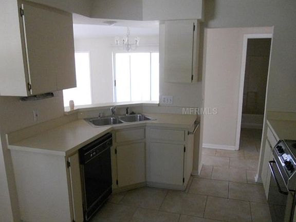5th image of 5210 Oceanside Ct