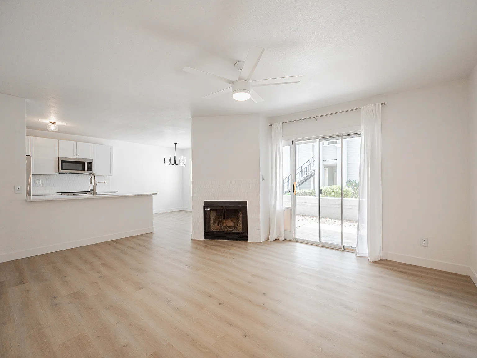 2910 W Marconi Ave, Phoenix Az — Photo 4