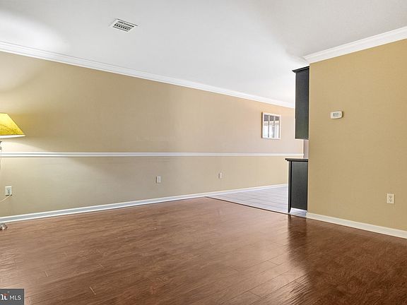 4th image of 207 Autumn Woods Ct