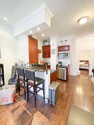 3rd image of 420 E 82nd St APT 4K