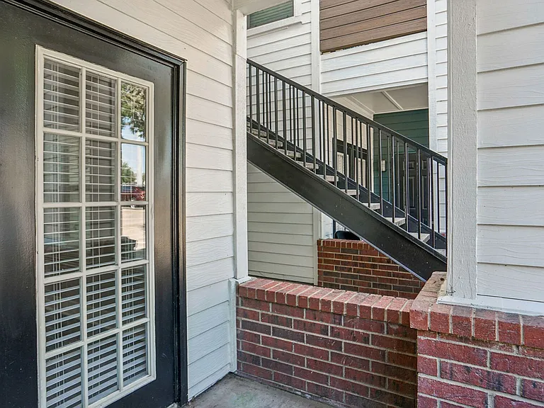 Larkin Apartment Homes — Photo 77