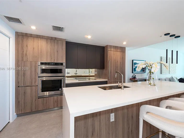 3801 Collins Ave #1502 — Photo 12