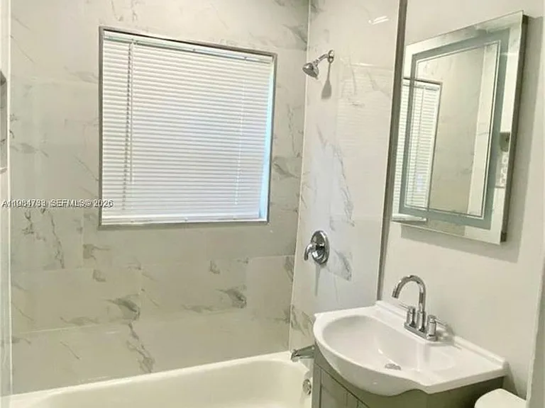 1244 NW 1st Ave — Photo 8