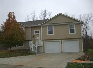 1320 S Osage Village Ct, Independence, MO 64057