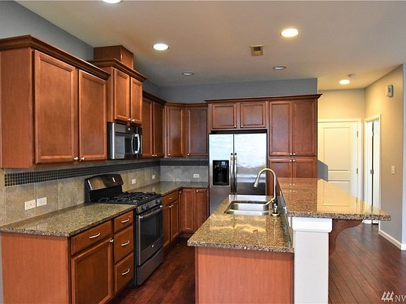 3rd image of 1611 Amethyst St SE
