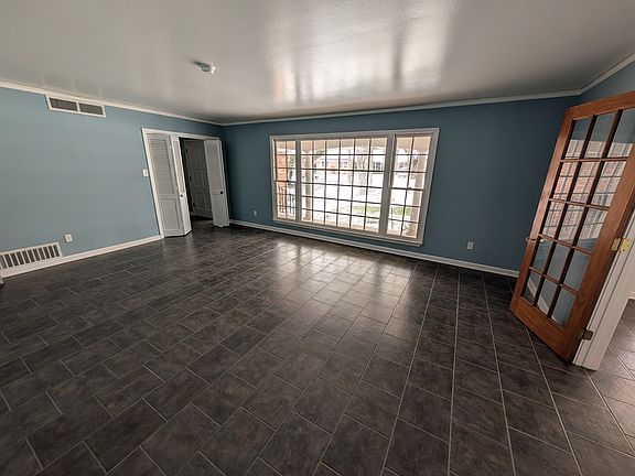3rd image of 3001 El Camino Dr