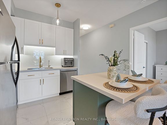 5th image of 133 Wynford Dr #707