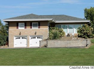 307 S Main St, Loami, IL 62661