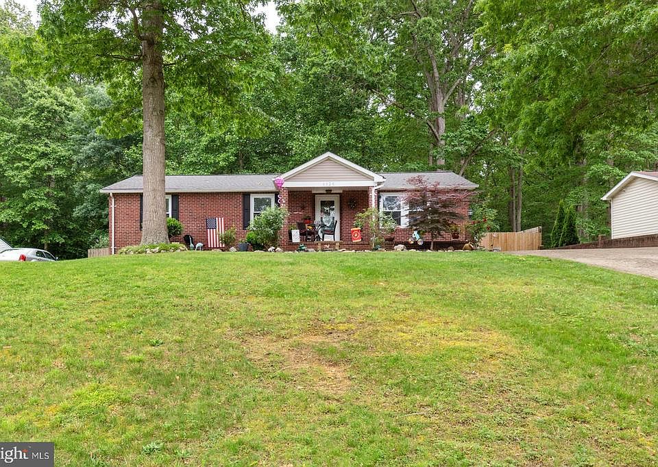 1st image of 6028 Loriella Park Dr