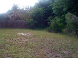 956 SE West Virginia Dr, Port Saint Lucie, FL 34983