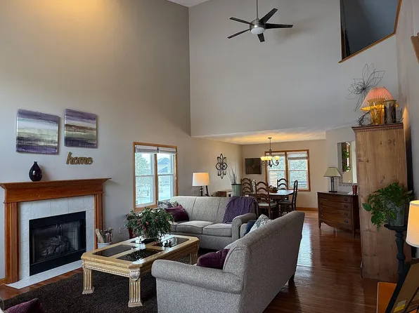 5068 Squaw Valley Dr, Caledonia, IL 61011