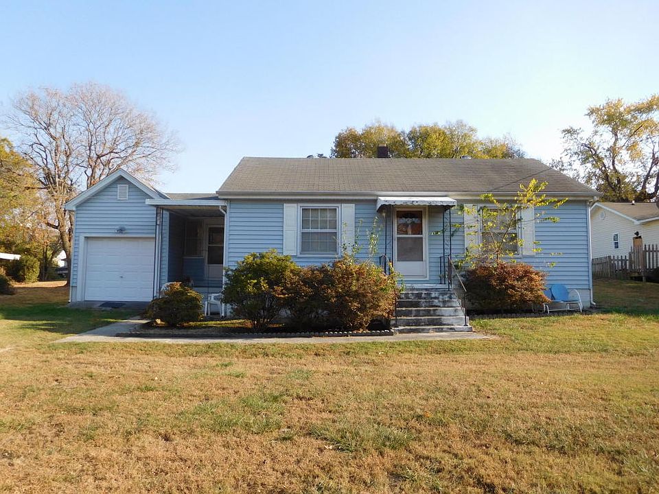 2nd image of 1410 Forest Ave