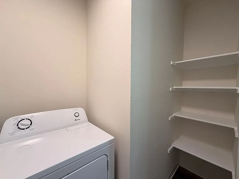 Creek's Edge Apartments — Photo 30