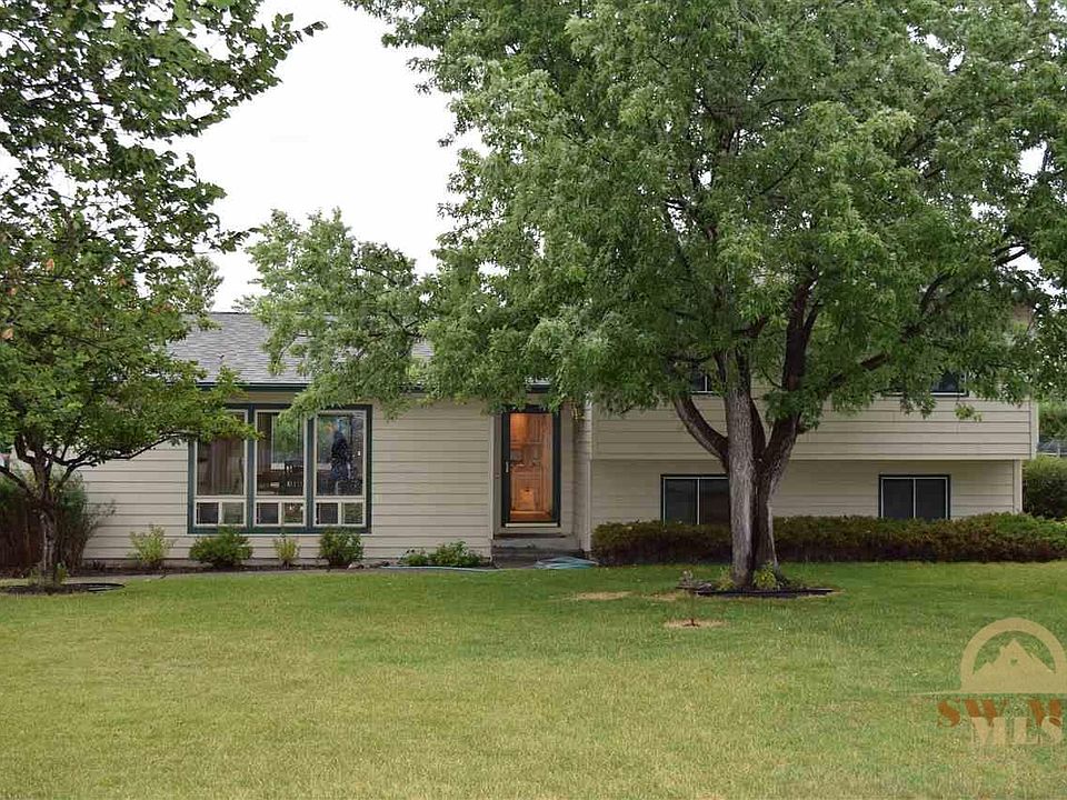 1st image of 207 N Pheasant Dr