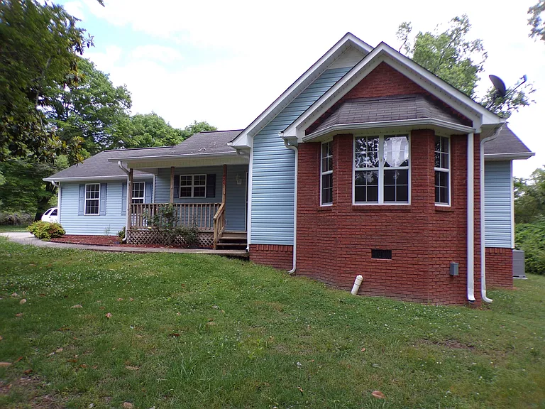 1425 Hammerhill Rd — Photo 1