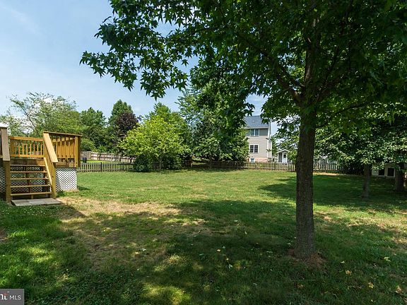 4th image of 15 Ashcroft Dr