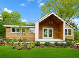 69 Bay View Dr W, Sag Harbor, NY 11963