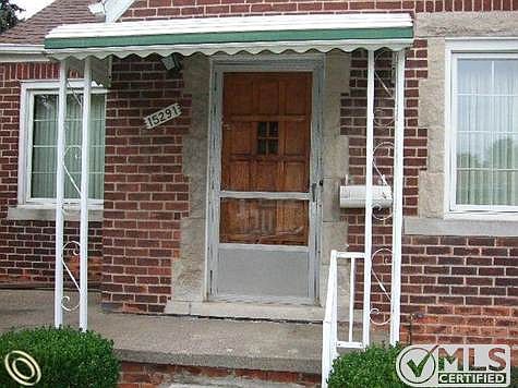 CUSTOM STONEWORK AROUND DOOR AND