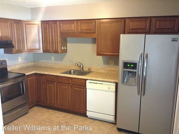 3rd image of 2415 S Cedar Ave APT A