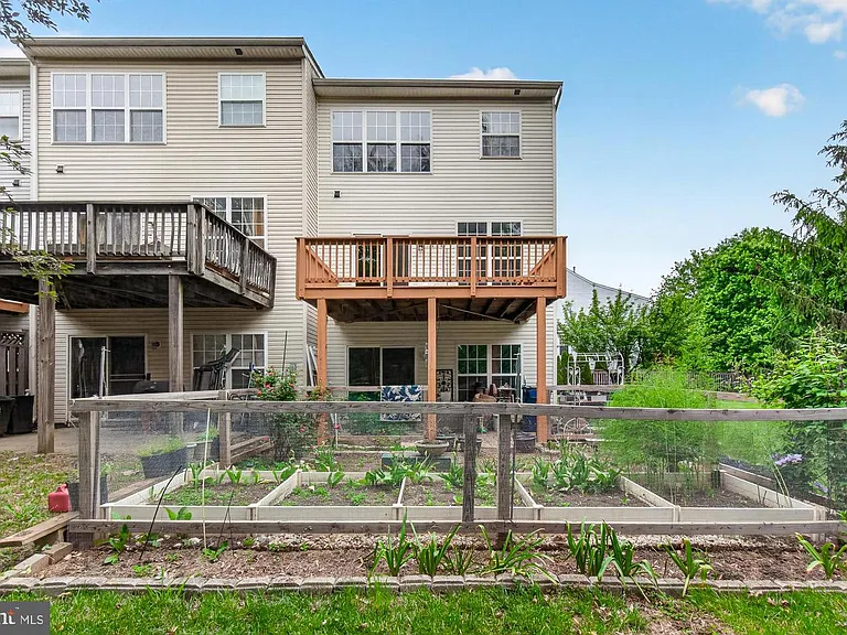 2572 Carrington Way — Photo 33