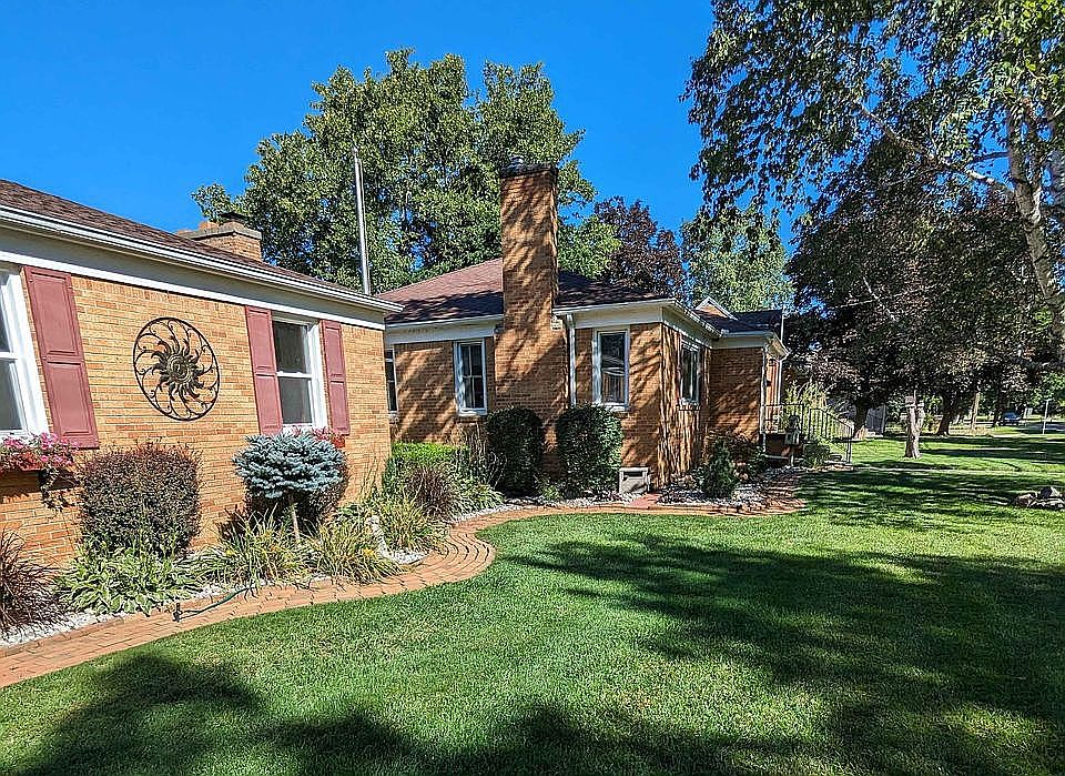 1st image of 409 N McKinley Rd