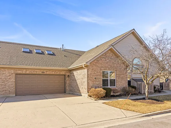 166 Canterbury Ct, Bloomingdale, IL 60108