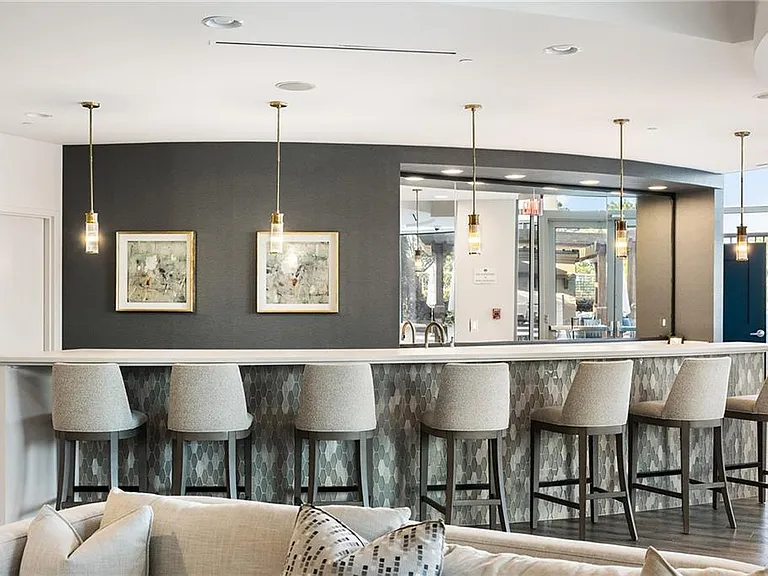 2795 Peachtree Rd NE #1701 — Photo 32