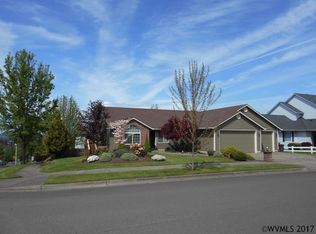 1401 Crestview Dr, Silverton, OR 97381