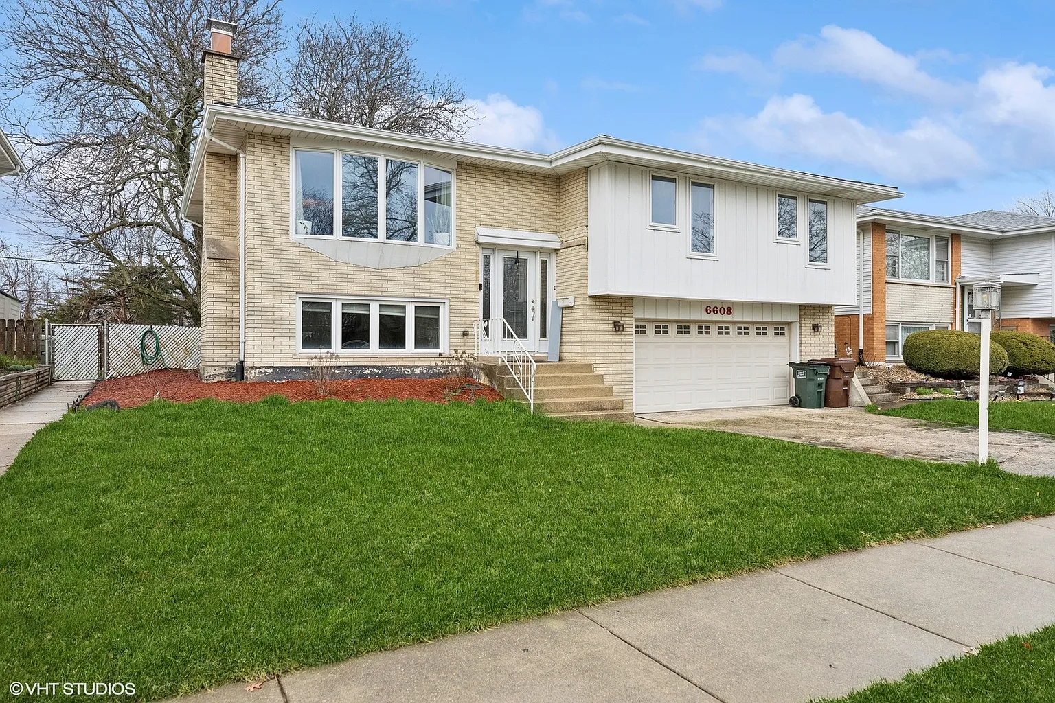 6608 163rd Pl photo 1