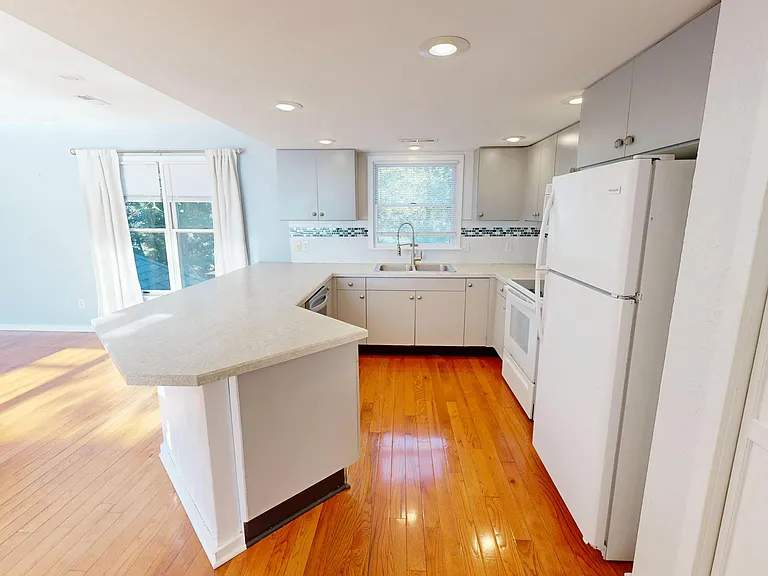 146 Baycliff Trl — Photo 12