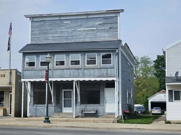 160 N South St, Kingston, WI 53939