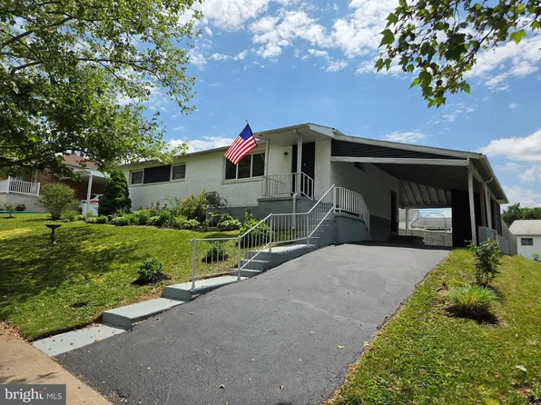 6 Karen Ct, Camp Hill, PA 17011