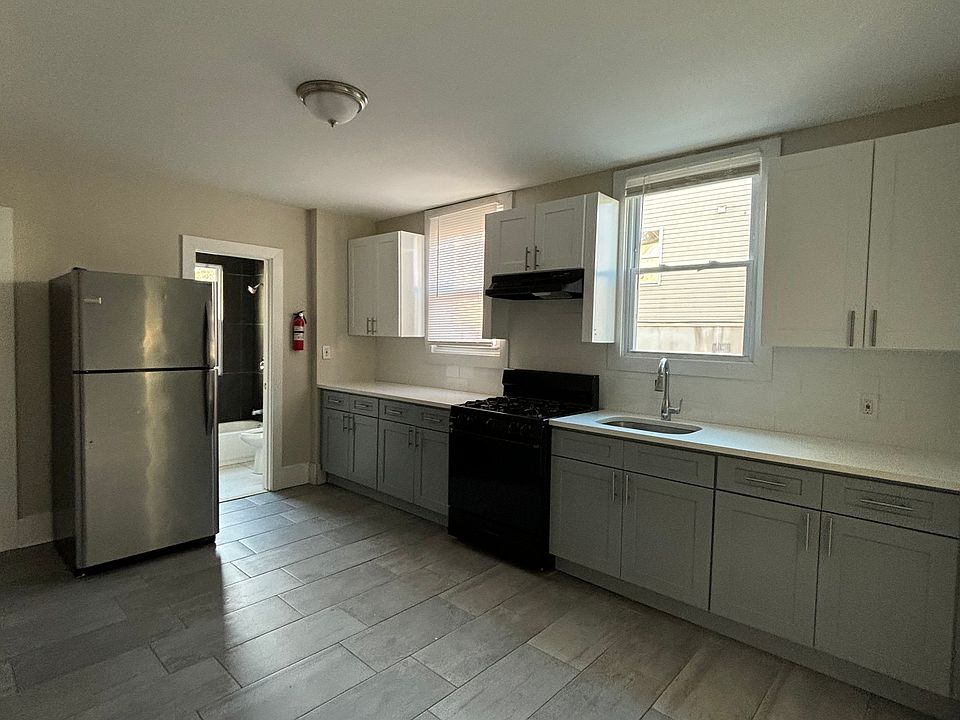 1st image of 854 S 19th St Floor 1