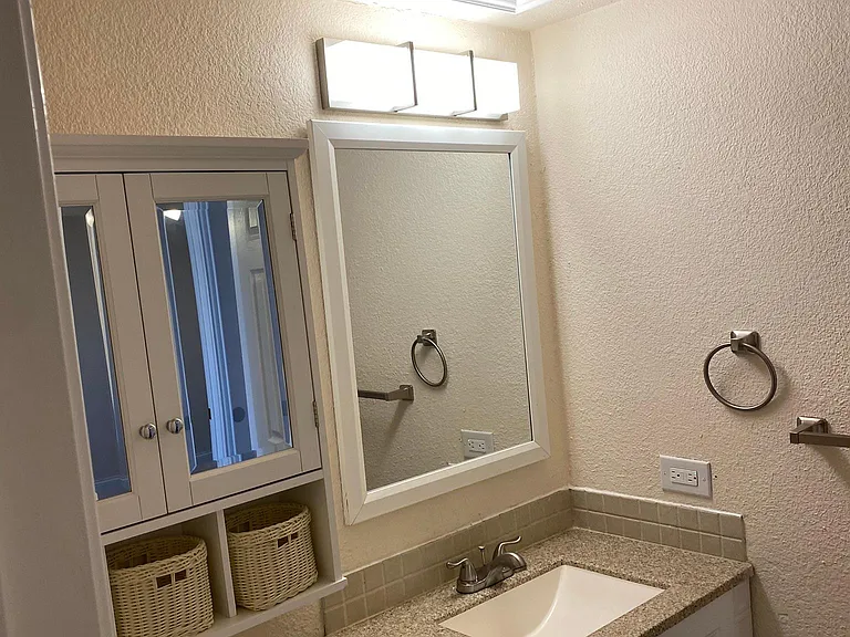 2421 Lakeview Cir — Photo 37