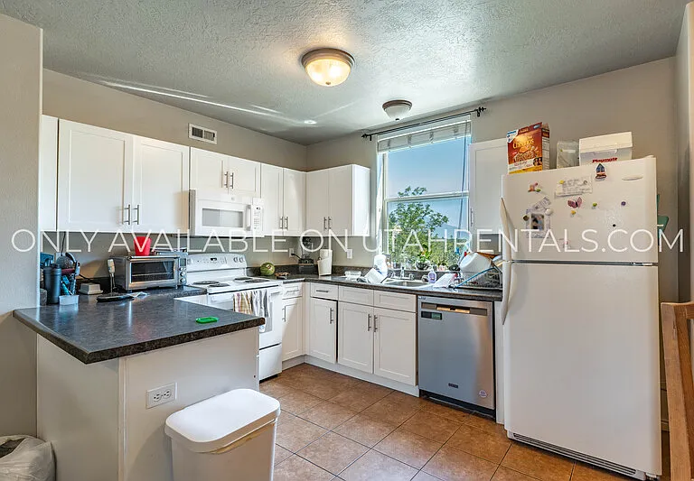 871 E 620 N #J2-1 — Photo 6