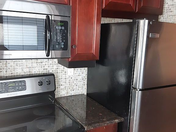 4th image of 2151 NE 42nd Ct APT 221